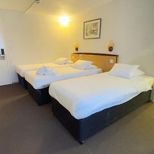 3 Single Beds Superior Room